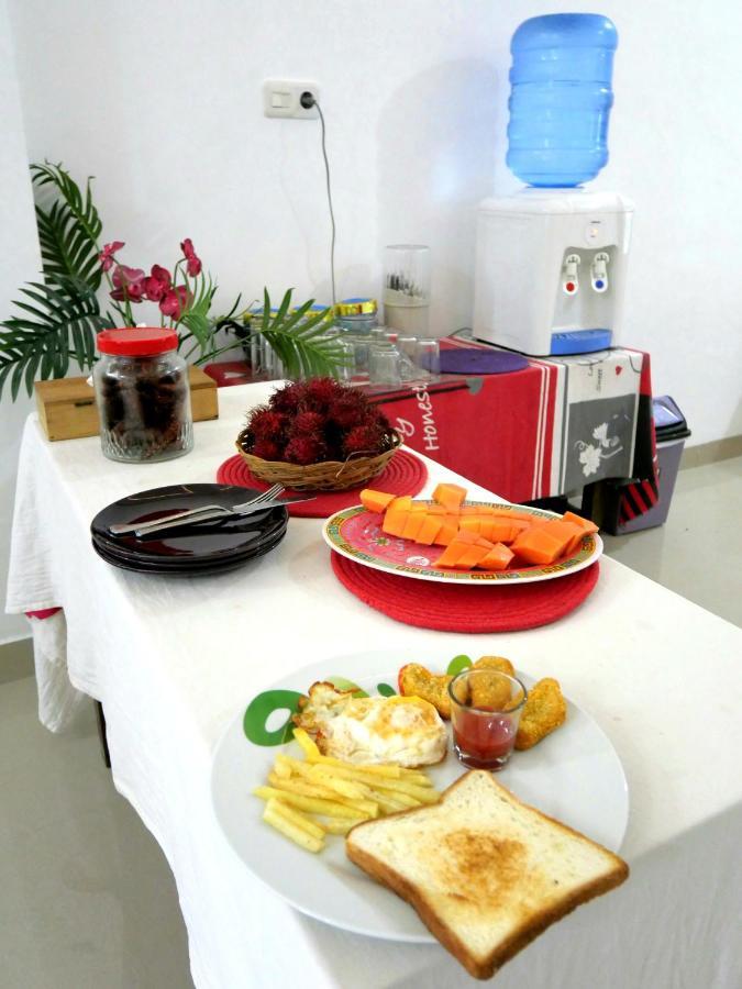 The Sanduk Homestay Рантепао Экстерьер фото